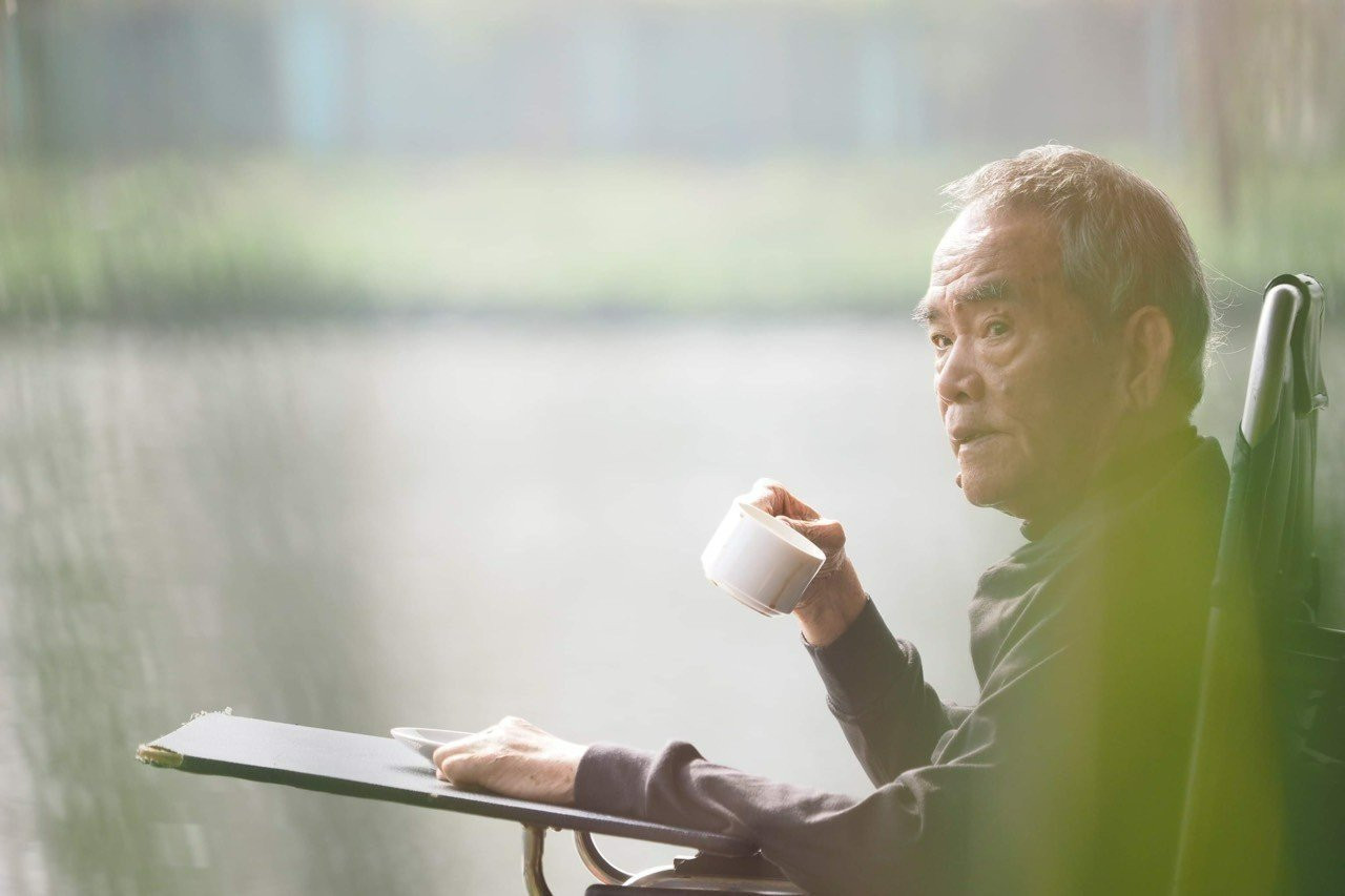 Nhà văn Hoàng Phủ Ngọc Tường - Ảnh: Hoàng Dạ Thư (con gái nhà văn) chụp năm 2020